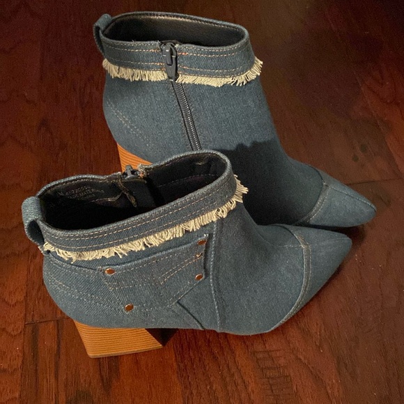 Women’s Denim Short Bootie Size 8 - Picture 3 of 10